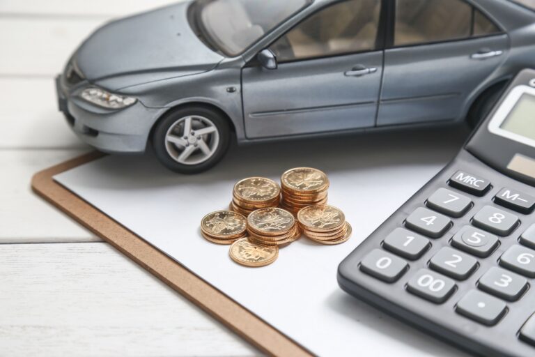 Augmentation des assurances auto : inflation, frais de réparation et fiscalité en cause